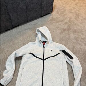 Nike Men's Light Gray Tech Gear Zip Hoodie